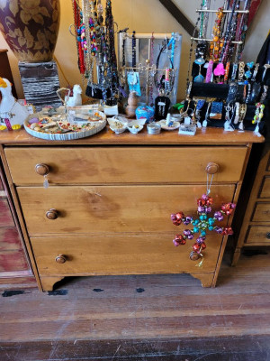 3 drawer wood dresser
