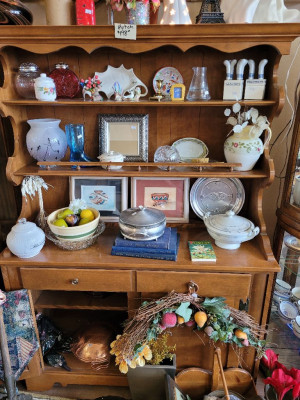 Ethan Allen China Hutch