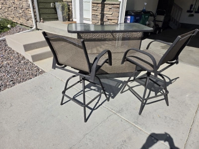 Patio Bar Table and Chairs
