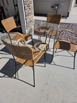 5-piece outdoor wicker bistro set