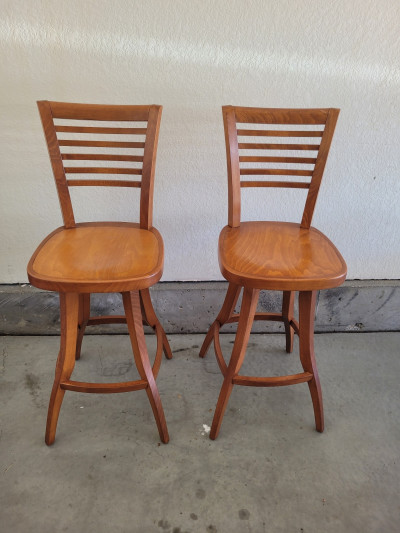 Solid wood bar stools
